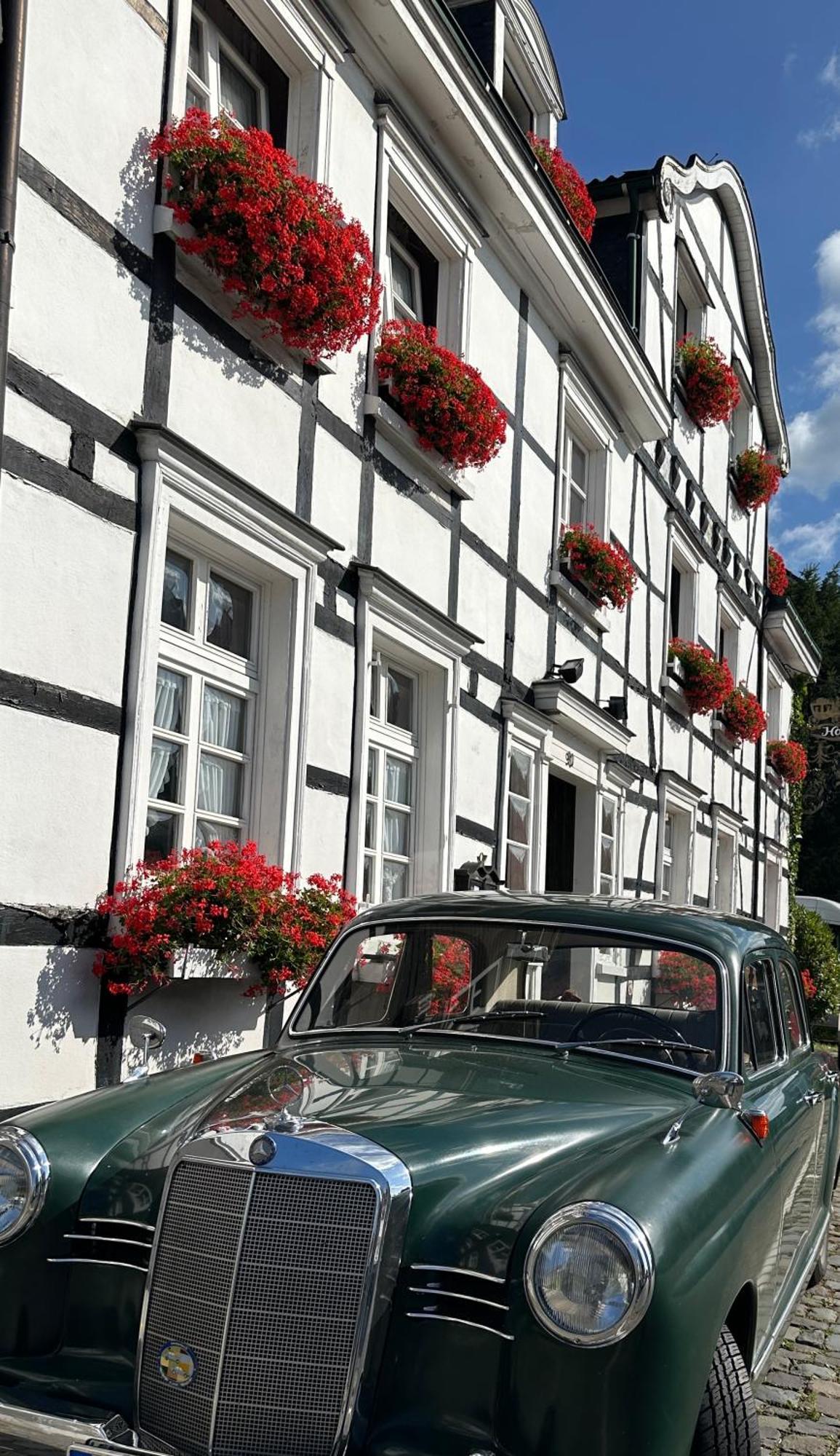 Hotel Zur Post Dabringhausen - Contactless Self Check-In Wermelskirchen Exterior photo