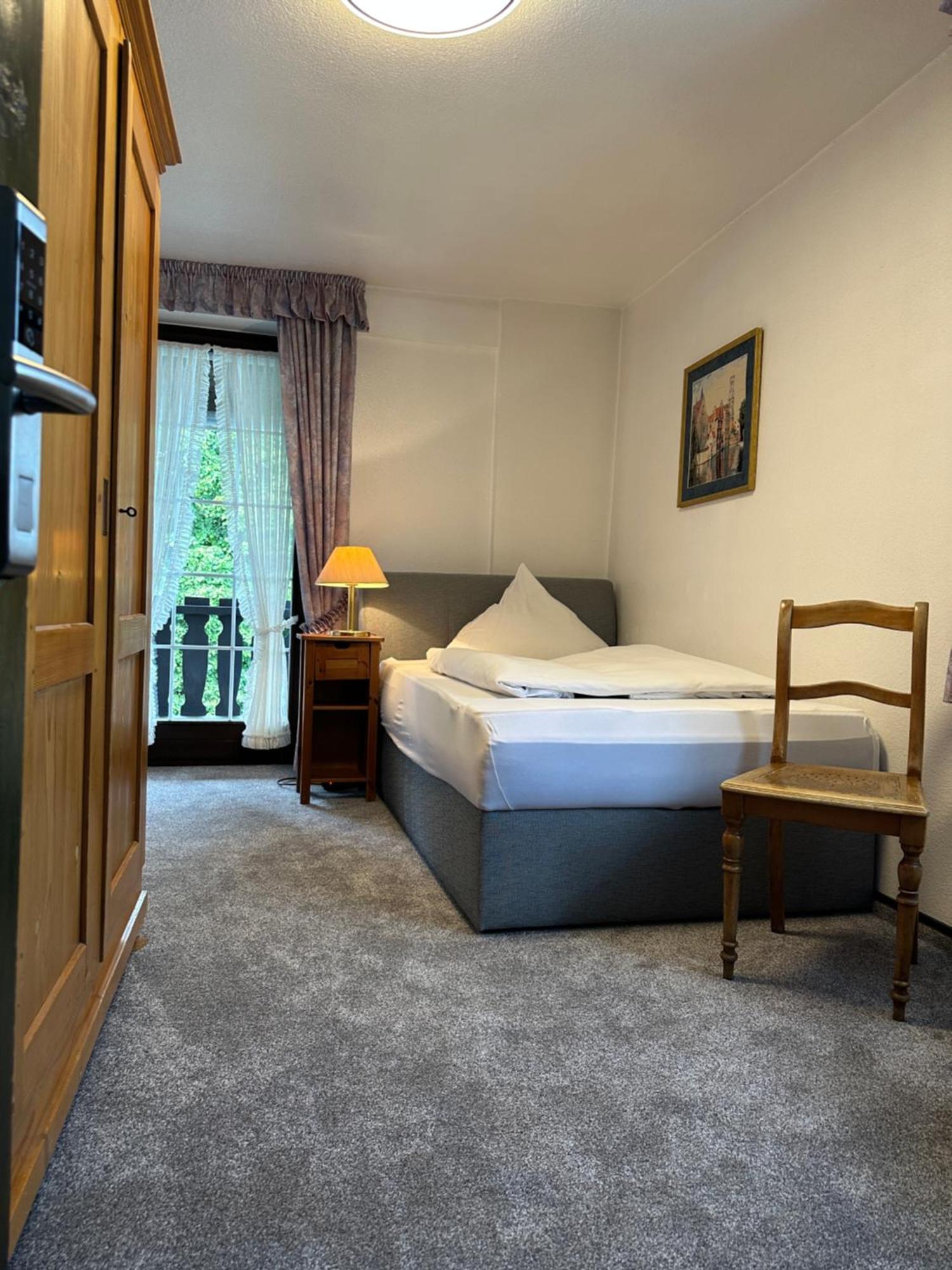 Hotel Zur Post Dabringhausen - Contactless Self Check-In Wermelskirchen Exterior photo